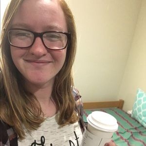 Meet your Posher, Becca